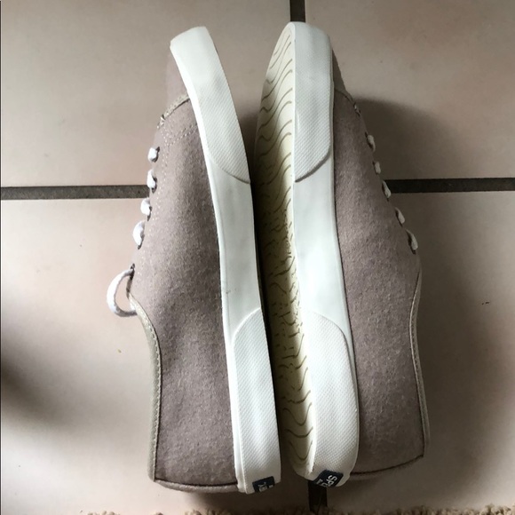 Sperry women’s size 8 brand new flat tennis shoes - Picture 2 of 2